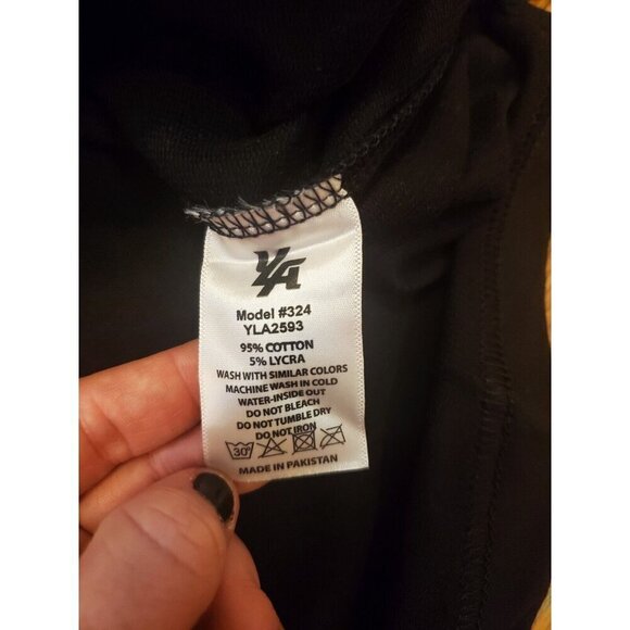 Youngla Classics Tank Mens Size Small Black Cream Trim #324 Logo Athletic NWT - Picture 3 of 7
